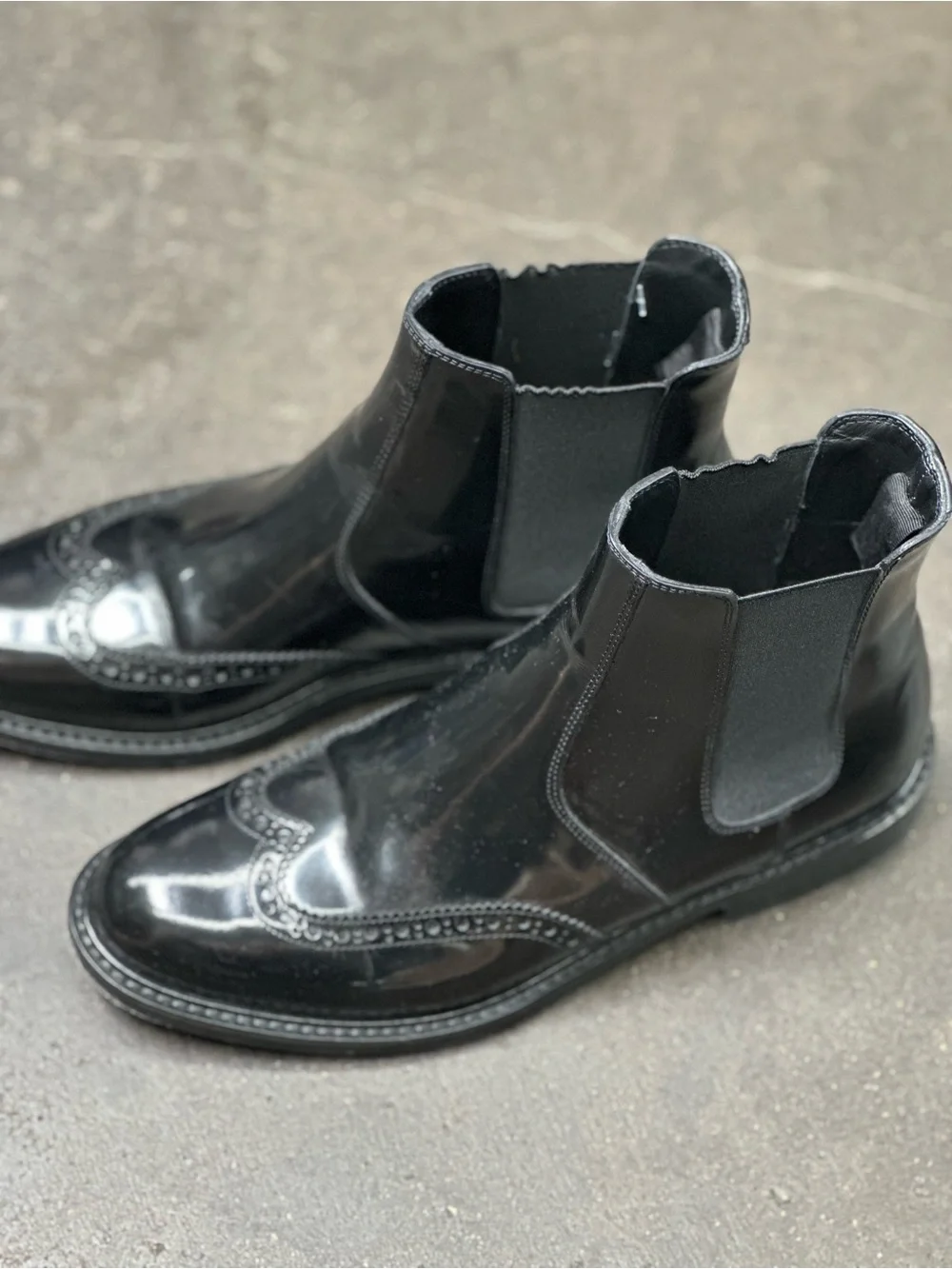 SAINT LAURENT ARMY 20 LEATHER CHELSEA BOOT